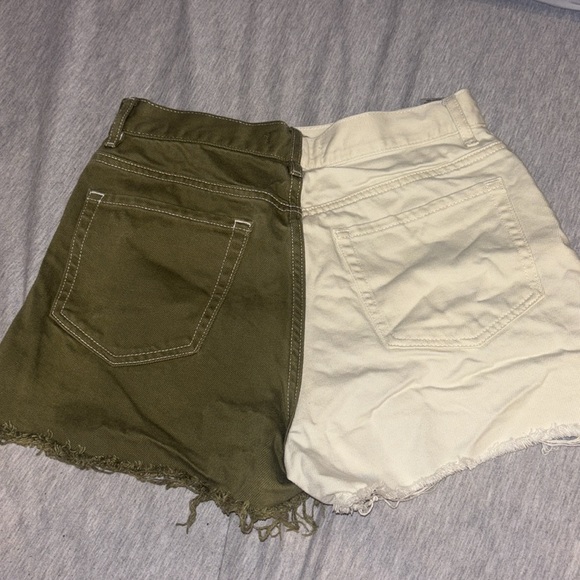 Green & Creme Pacsun Shorts - Picture 2 of 2